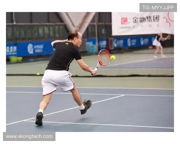 上海网球队的防反策略揭秘：深度解析网球战术与团队协作