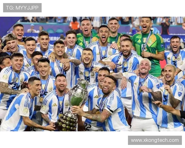 与足球明星合影的创意特效图片制作技巧与灵感分享