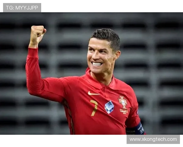 全球足球明星的职业生涯与成就全景介绍