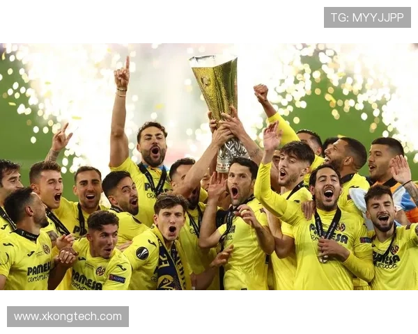 足球明星荣誉榜全景回顾与获奖历程详解